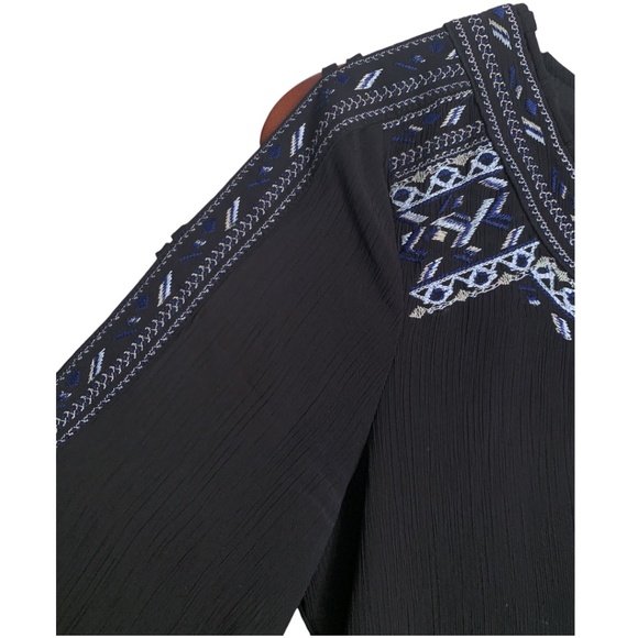 White House Black Market Women's Top Size 4 Black Shirt Embroidered Design - Picture 4 of 7